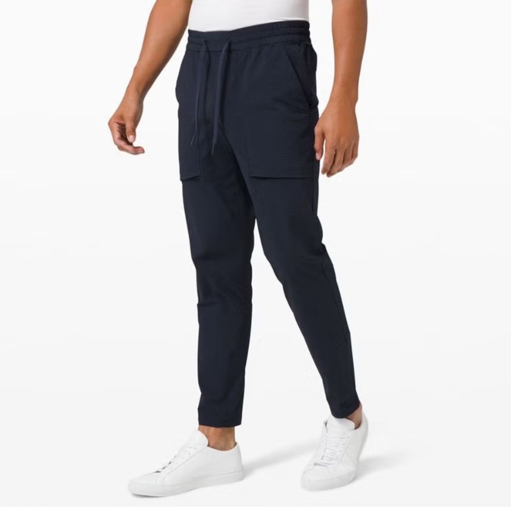 Lululemon Athletica Cargo Train Pant Size Small